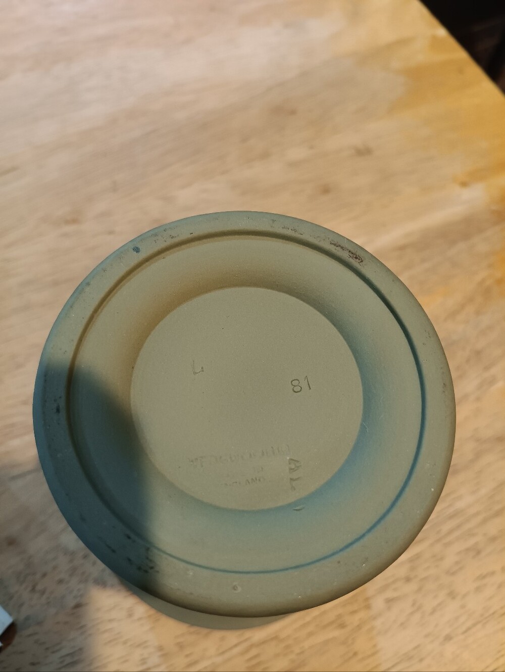 2 ea Wedgwood Green Jasperware Cups - Picture 5 of 6